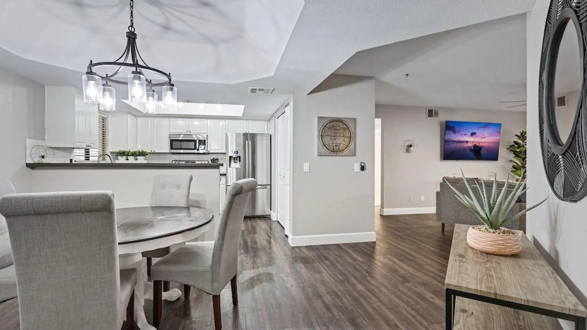 Beautiful Newly Remodeled 2-Bdrm Biltmore Condo Phoenix 0*,  United States